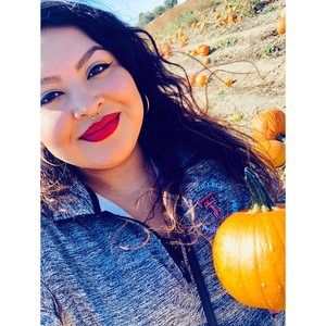 Meet your Posher, Yvette